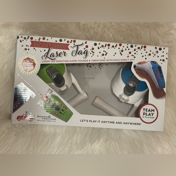 LASER TAG @home Galaxy Wrist SHOOTING GAME Sound Vibrations 2 Blasters NEW - Picture 1 of 5